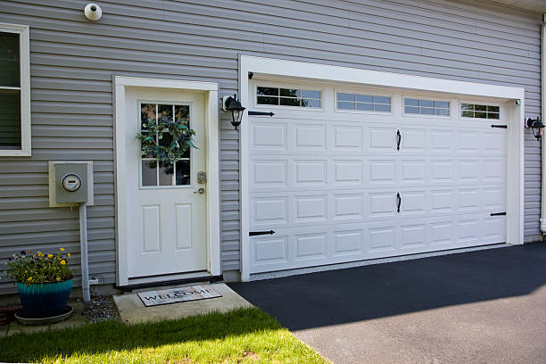 24/7 Emergency Garage Door Panel Replacement experts in Russell County County, KY